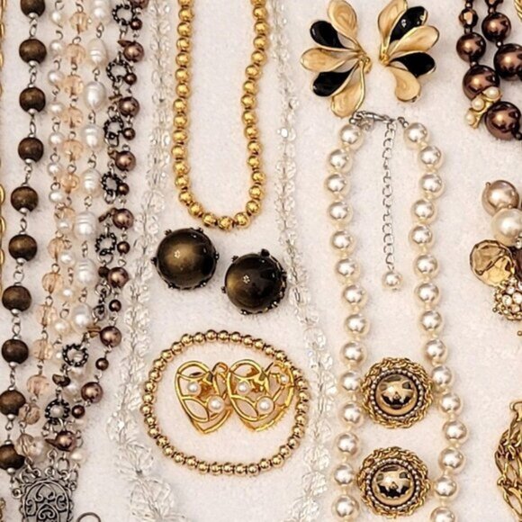 Vintage Jewelry Lot - Picture 3 of 9